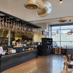 Pagliacci Pizza - Interior, pretty vast with perimeter seating (3/7/23)