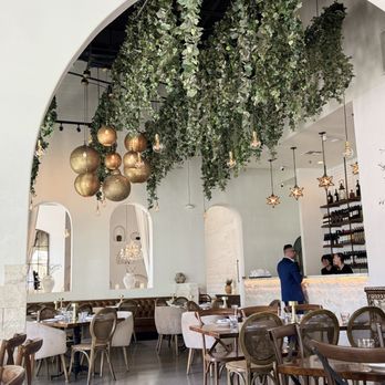 Ammatoli - Dining area - Mediterranean Near Me - Long Beach, California