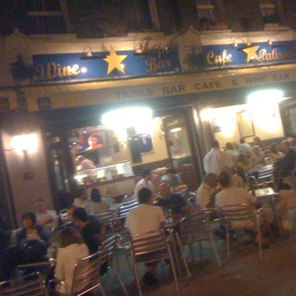 Estrela Bar - Great outdoor scene minus a beachfront - Bars Near Me - London, XGL Estrela Bar - Great outdoor scene minus a beachfront - Bars Near Me - London, XGL
