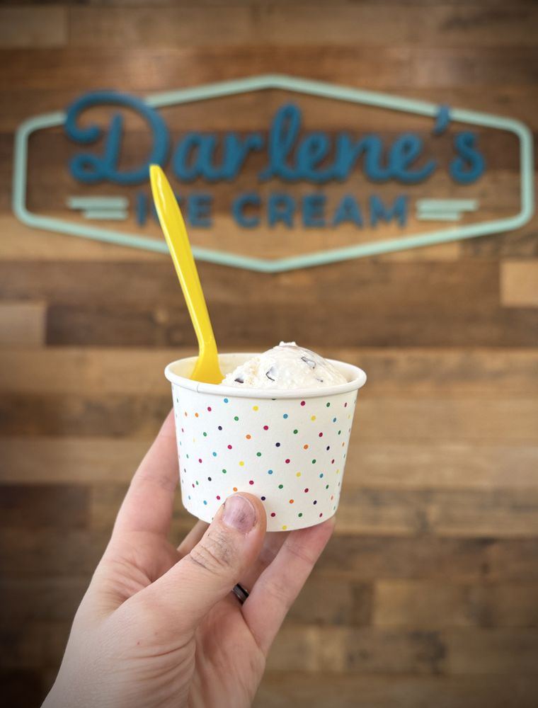 Darlene's Ice Cream Logo