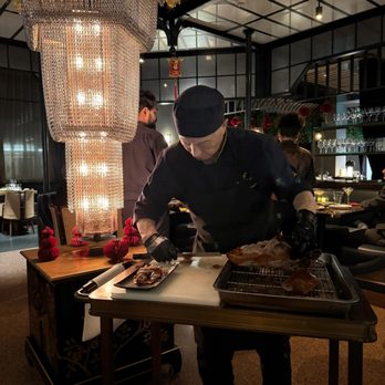 Mott 32 - Chinese Near Me - Toronto, Ontario