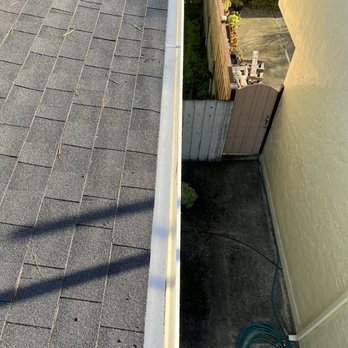 BM & T Group - Cleaned gutter - Handyman Near Me - Burlingame, California BM & T Group - Cleaned gutter - Handyman Near Me - Burlingame, California