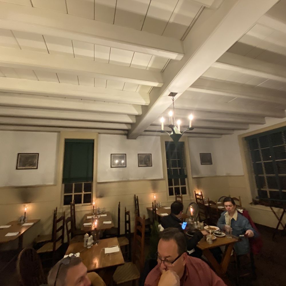 Chowning’s Garden Bar - One of the dining rooms in the tavern - Barbeque Near Me - Williamsburg, Virginia