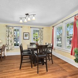 Crane Creek Inn - The main house common area is open to Heron, Ibis, and Osprey room guests.