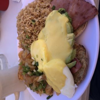 Babs Delta Diner - Eggs Benedict w fried rice and potatoes - Diners Near Me - Suisun City, California