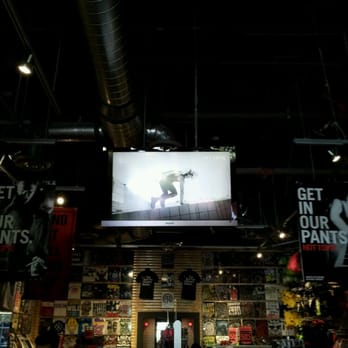 Hot Topic - Accessories Near Me - Rancho Cucamonga, California