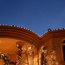 Santas Holiday Lighting - Elite homes require elite service and that is what we deliver