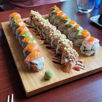 Ginza Sushi - Alaskan, captain crunch, rainbow - Sushi Bars Near Me - Honolulu, Hawaii