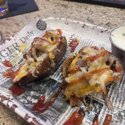 Shift restaurant and bar - Appetizer loaded skins