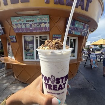 Twistee Treat - Medium vanilla twirl with Reese's peanut butter cups and cookie dough featuring the coolest storefront - Juice Bars & Smoothies Near Me - Largo, Florida Twistee Treat - Medium vanilla twirl with Reese's peanut butter cups and cookie dough featuring the coolest storefront - Juice Bars & Smoothies Near Me - Largo, Florida