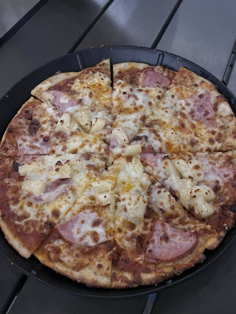Food from Parlor Pizza & Pints