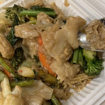 Tasty Thai - 41. Pad See Ew Look at the noodles they were so over cooked that it was just a ball of soft mushy noodle - Thai Near Me - Modesto, California