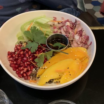 Le Chat Blanc - Poke Bowl - with beef - French Near Me - Paris, 75 Le Chat Blanc - Poke Bowl - with beef - French Near Me - Paris, 75