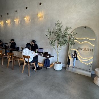 Fleur Tea - interior - Bubble Tea Near Me - San Jose, California