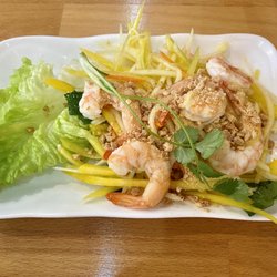Moulin Doré - Mango shrimp salad