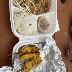 Anatta's Thai Street Food - Pad Thai and chicken satay combo