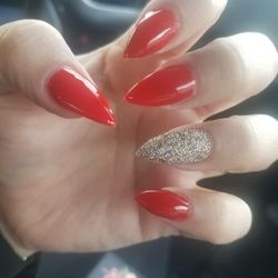 Nail Invasion - Sugar nail and red gel polish