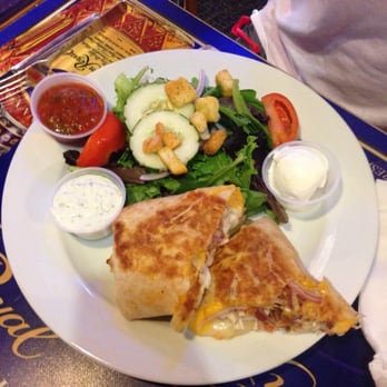 Dollies Pub & Cafe - Chicken wrap - Pizza Near Me - Lahaina, Hawaii