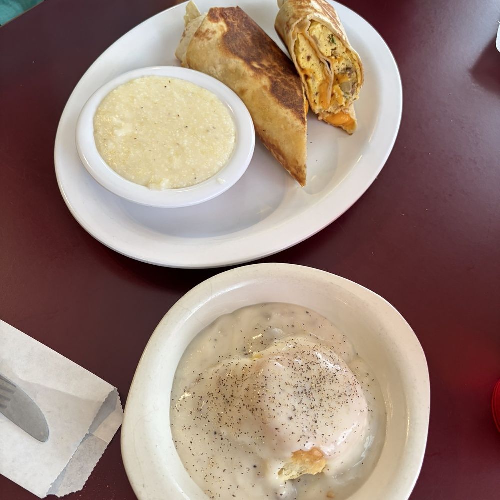 Victory Kitchen & Restaurant - Breakfast burrito, grits and biscuit with gravy - American Near Me - Lake Lure, North Carolina Victory Kitchen & Restaurant - Breakfast burrito, grits and biscuit with gravy - American Near Me - Lake Lure, North Carolina