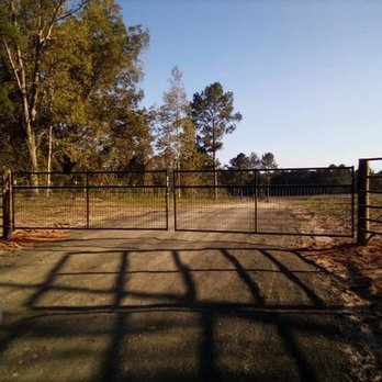 Raines Fencing - Fences & Gates Near Me Raines Fencing - Fences & Gates Near Me
