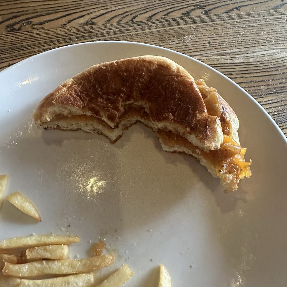 Burke’s Tavern - All bun, tiny burger - New American Near Me - Newark, New Jersey Burke’s Tavern - All bun, tiny burger - New American Near Me - Newark, New Jersey