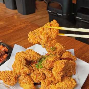 Hanshin Pocha - Korean Fried Chicken - Garlic & Pepper / 고추 마늘 치킨 - Korean Near Me - Oakland, California Hanshin Pocha - Korean Fried Chicken - Garlic & Pepper / 고추 마늘 치킨 - Korean Near Me - Oakland, California