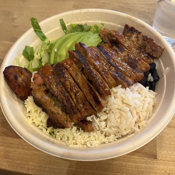 White Maize - Grilled Chorizo - Venezuelan Near Me - Brooklyn, New York White Maize - Grilled Chorizo - Venezuelan Near Me - Brooklyn, New York