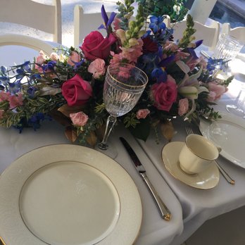 The Flower Company - Main centerpiece for the dinner table - Florists Near Me - Bellflower, California The Flower Company - Main centerpiece for the dinner table - Florists Near Me - Bellflower, California