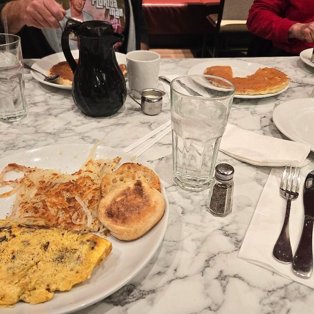 Du-par's Restaurant and Bakery - American Near Me - Las Vegas, Nevada Du-par's Restaurant and Bakery - American Near Me - Las Vegas, Nevada