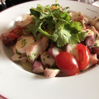 Le Café Marly - Niçoise salad - French Near Me - Paris, 75 Le Café Marly - Niçoise salad - French Near Me - Paris, 75
