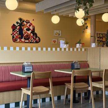 Loro Coffee - Interior - Coffee & Tea Near Me - Portland, Oregon