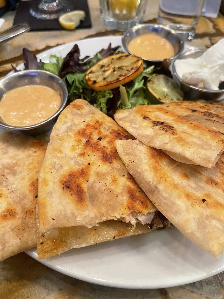 Food from Edgewater Bar and Grill