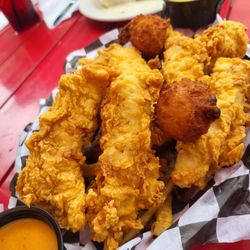 Old Louisville Tavern - Chicken tender basket