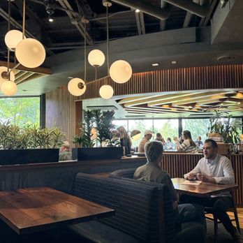 Crave Kitchen & Bar - Lovely ambiance - Bars Near Me - Eagle, Idaho