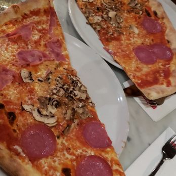 L'Osteria - One pizza is so huge and very good! - Pizza Near Me - Amberg, BY
