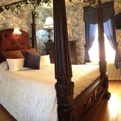 The Patriot House Bed & Breakfast - The Freedom, A queen size four post bed, private on-suite bathroom, flat screen TV, free WiFi, a desk and second floor porch