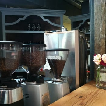 Case Coffee Roasters - Coffee Roasteries Near Me - Ashland, Oregon Case Coffee Roasters - Coffee Roasteries Near Me - Ashland, Oregon