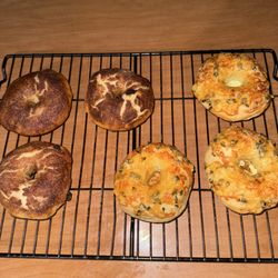 Gemini Twins Bakery - Sourdough Bagels (Jalapeño Cheddar and Cinnamon & Sugar)
