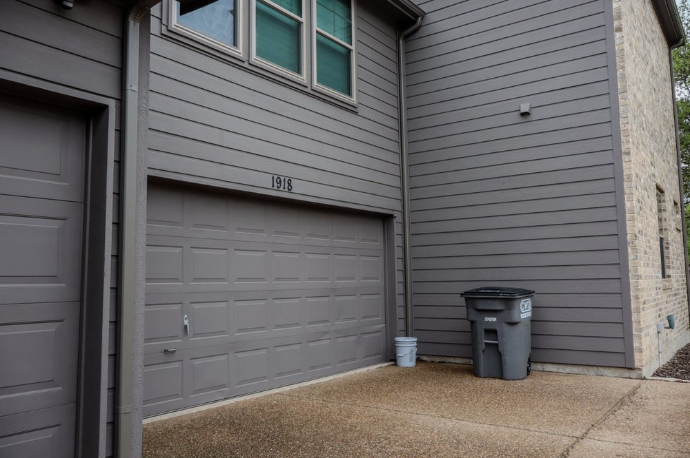 Slide of Lucas Roofing