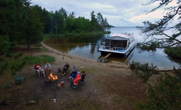 Northernaire Houseboats On Rainy Lake by null