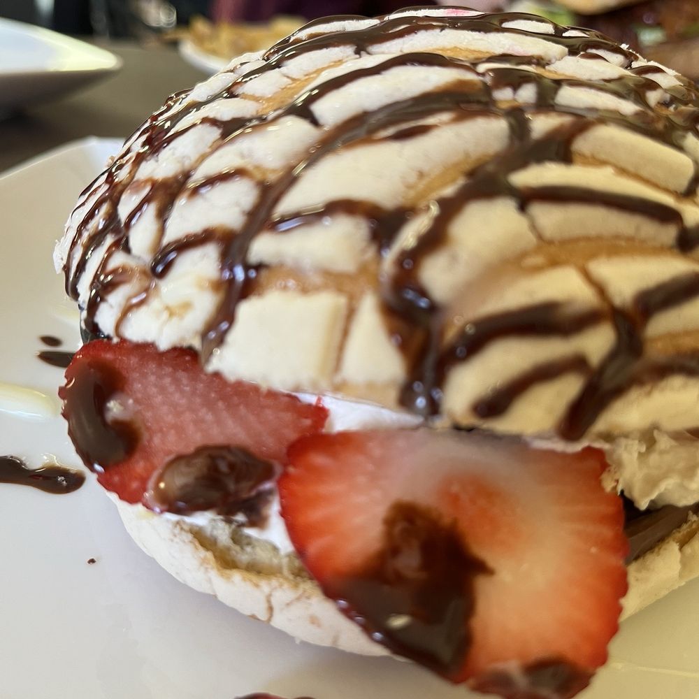 El Mananero - Concha Rellena - Breakfast & Brunch Near Me - Clarksville, Indiana