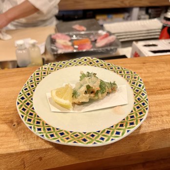 Kenbey Sushi - Tempura Shiso Leaf stuffed with Red Snapper, Scallop, and Shiitake - Sushi Bars Near Me - Los Angeles, California