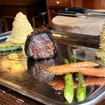 Bohanan's - Chateaubriand for Two before it was introduced to the dullest knife on the (knife) block - Steakhouses Near Me - San Antonio, Texas