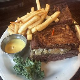 Patty Melt w/ fries Patty Melt w/ fries