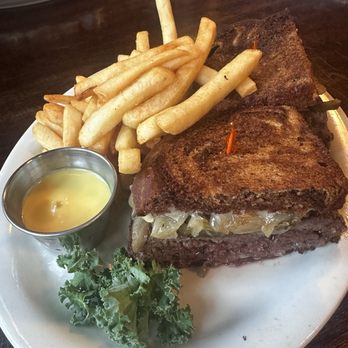 McCoys Firehouse Bar & Grill - Patty Melt w/ fries - American Near Me - Seattle, Washington McCoys Firehouse Bar & Grill - Patty Melt w/ fries - American Near Me - Seattle, Washington