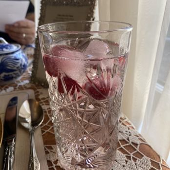 Silver Fountain Inn & Tea Parlor - Water w/ Fruited Ice - Bed & Breakfast Near Me - Dover, New Hampshire Silver Fountain Inn & Tea Parlor - Water w/ Fruited Ice - Bed & Breakfast Near Me - Dover, New Hampshire