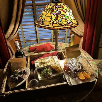 Inn at Irish Hollow - Bed & Breakfast Near Me - Galena, Illinois Inn at Irish Hollow - Bed & Breakfast Near Me - Galena, Illinois