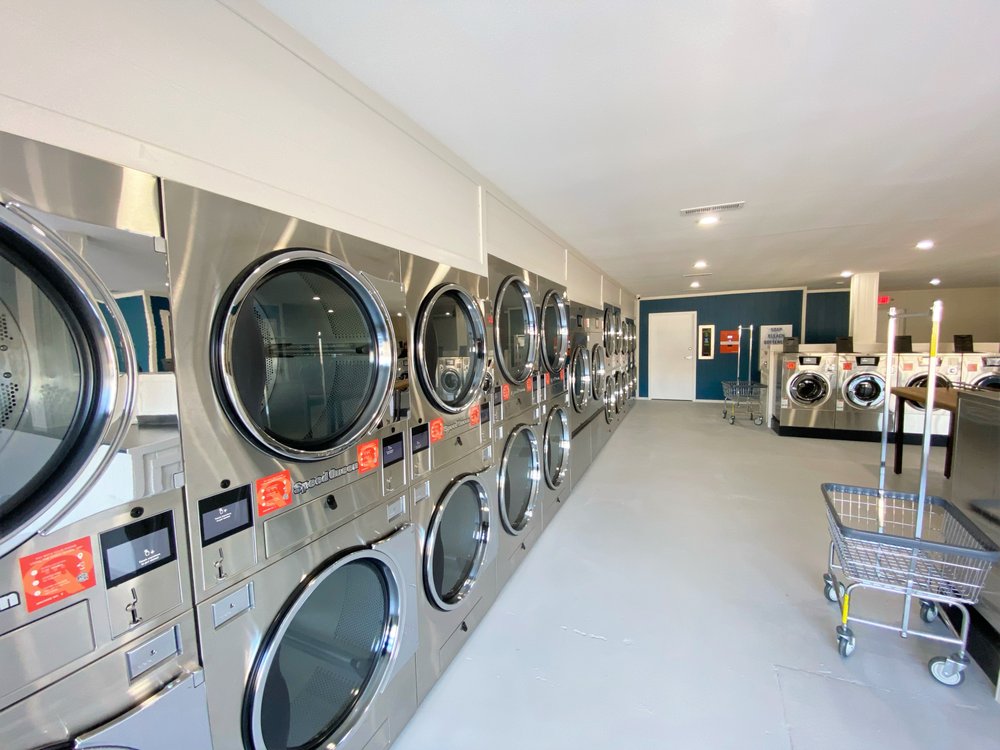 SPINNERS LAUNDROMAT Updated September 2024 15 Photos 501 E South