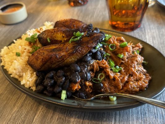 Bayan Ko Diner by null
