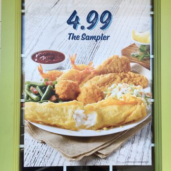 Captain D's - a sign for the seafood restaurant - Fast Food Near Me - Cornelia, Georgia